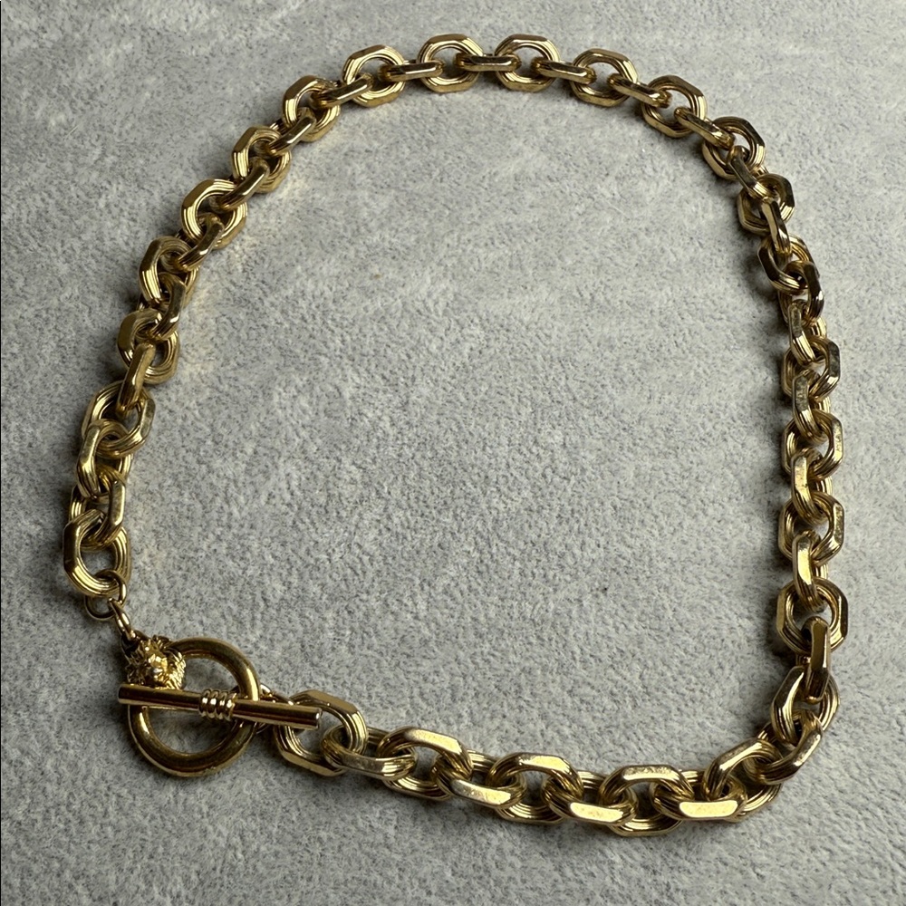 Vintage Anne Klein signed oval Goldtone Chain Necklace with lion clasp runway - Picture 12 of 13